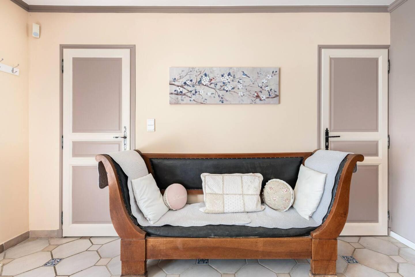 Chambre et table d'hôtes Villa Pomponette Nans-les-Pins Exterior foto