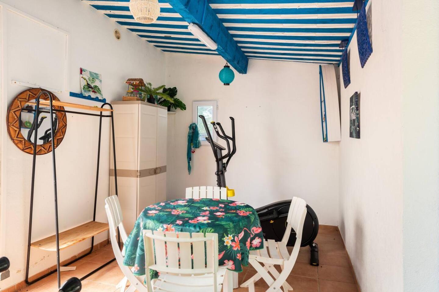 Chambre et table d'hôtes Villa Pomponette Nans-les-Pins Exterior foto
